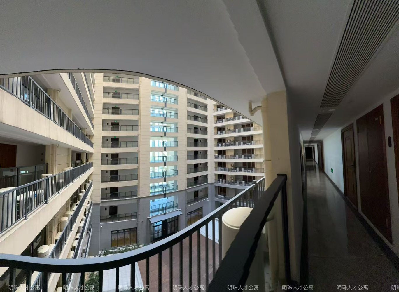 海宁项目公共空间，体现青年社区从居住空间延伸到生活场景。