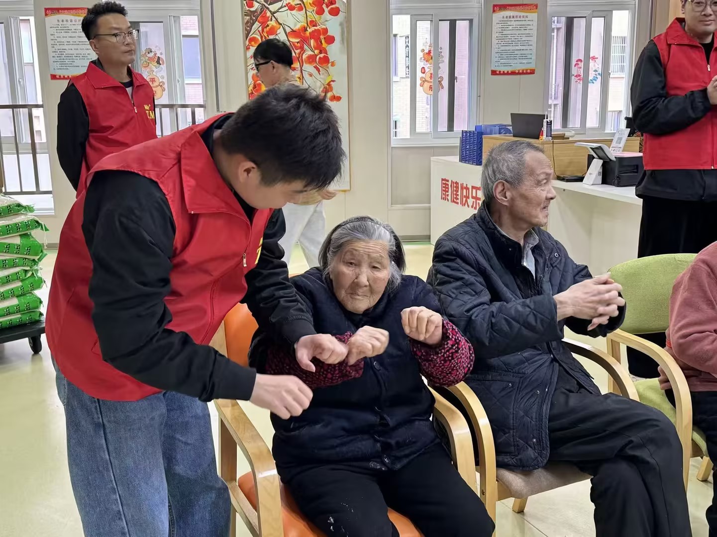 明明很爱你公益行动现场